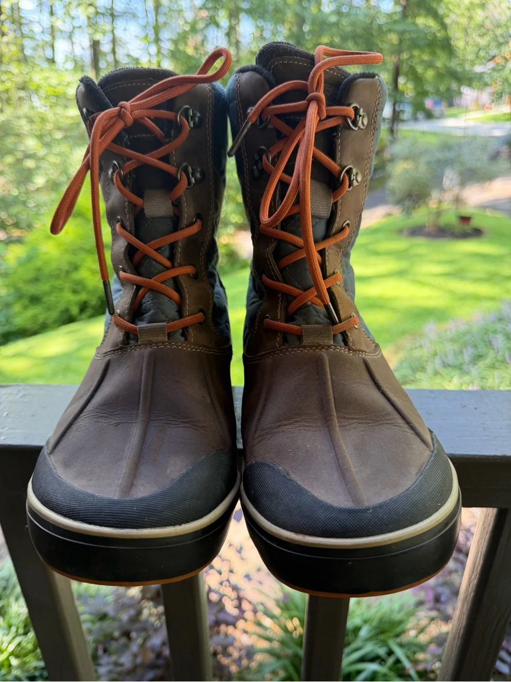KEEN Women's Brown Quilted Lace-Up Winter Boot Size 9